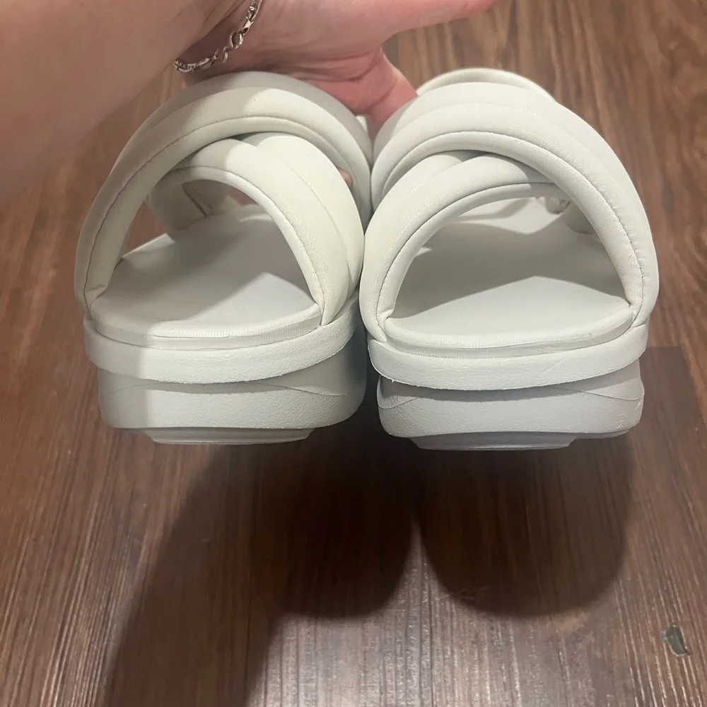 Nike Air Max Isla Sandal Summit White Phantom (Women's) Size 8